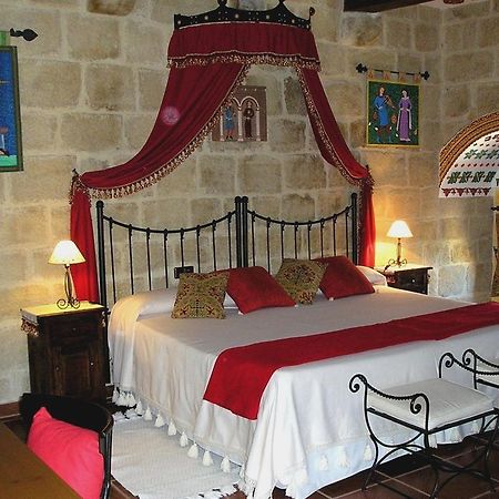 Casa Rural Medieval Torre Fuerte S.XIII Banos de Rioja Habitación foto