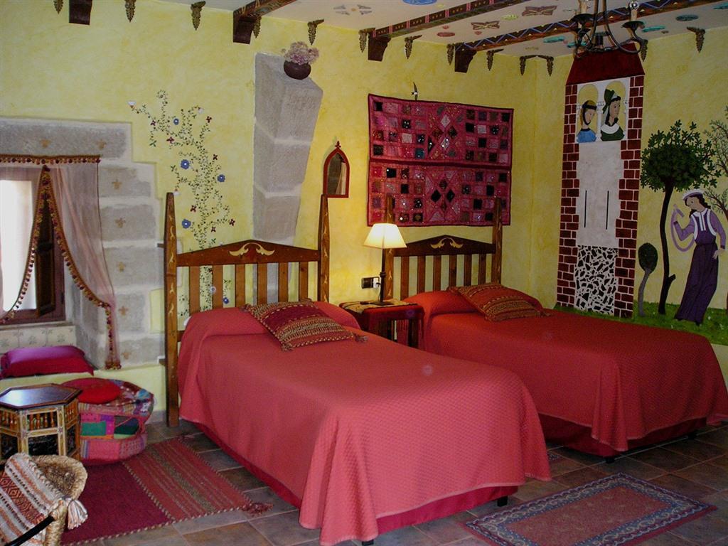 Casa Rural Medieval Torre Fuerte S.XIII Banos de Rioja Habitación foto